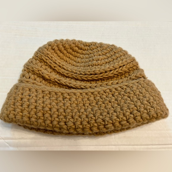 BLOOMINGDALES AQUA WOOL BLEND CHUNKY KNIT HAT- HANDMADE IN ITALY -BEIGE-ONE SIZE - Picture 2 of 7